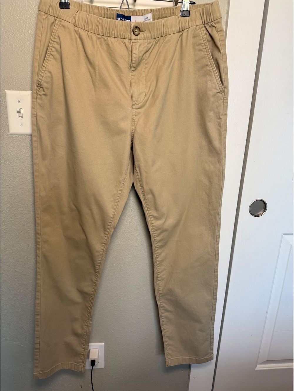Old Navy Slim Fit Built-In Flex Khaki Pants, Size Large, 98% Cotton 2% Spandex